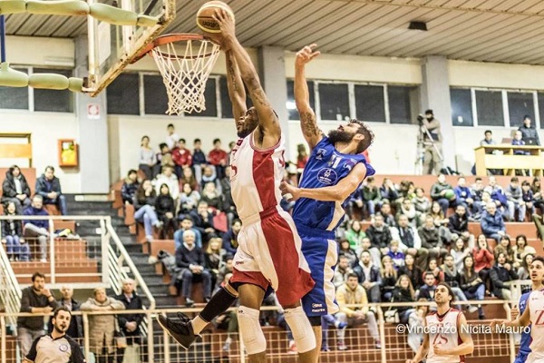 caldwell-va-a-schiacciare-foto-vincenzo-nicita-mauro